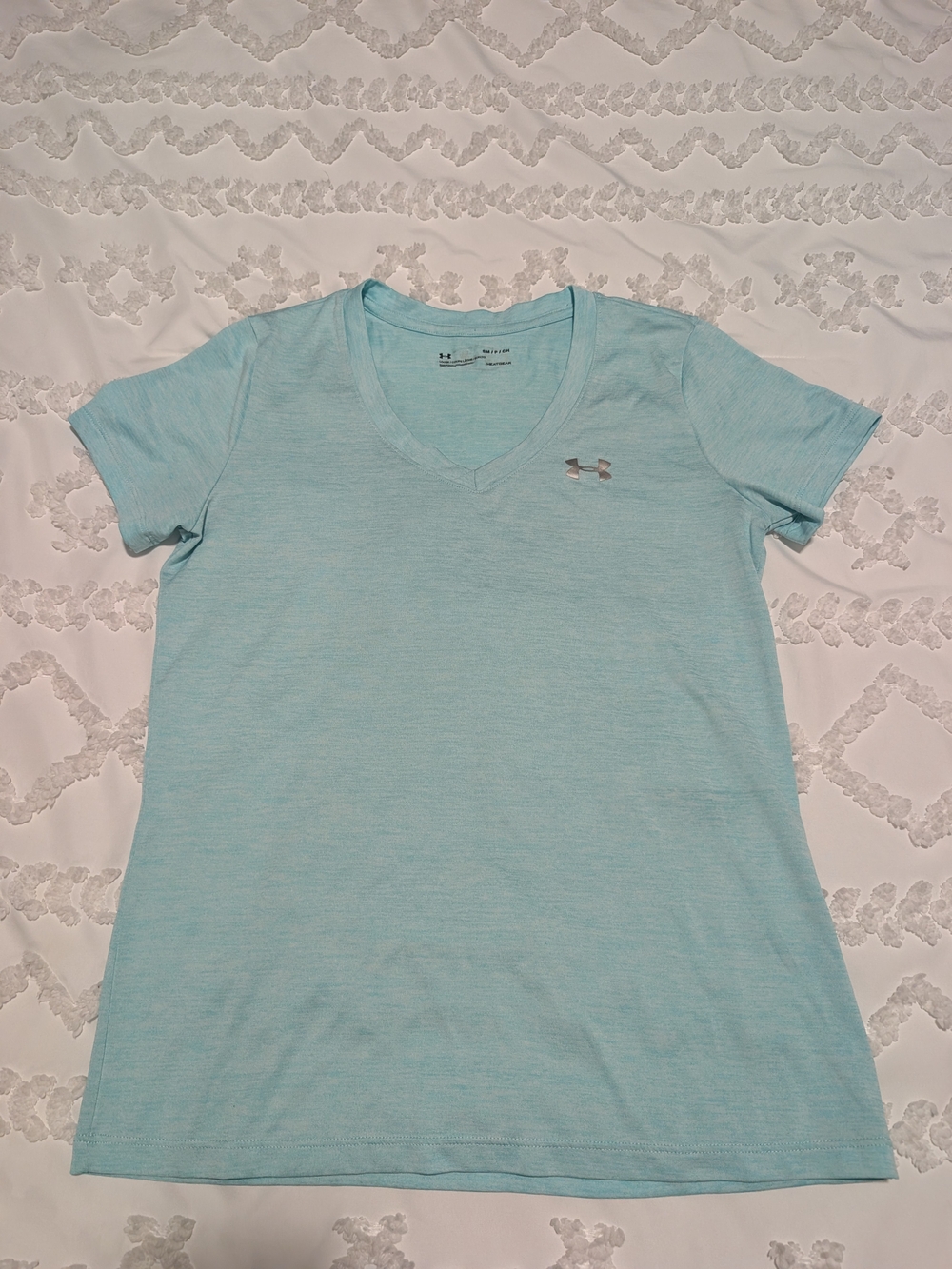 Under Armour Light Aqua V-Neck Short Sleeve Athletic Tee Size Small